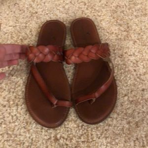 American Eagle sandals